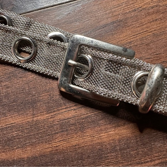 VTG Silver Mesh Hole Belt Women’s Size Medium - Picture 3 of 3